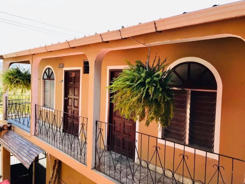 Hotel El Almendro Copan ภายนอก รูปภาพ
